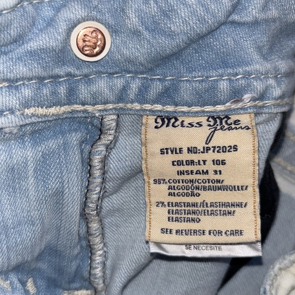 Miss Me Signature Skinny Low Rise Distressed, Patches Jeans, Size 27x31 - Picture 14 of 16